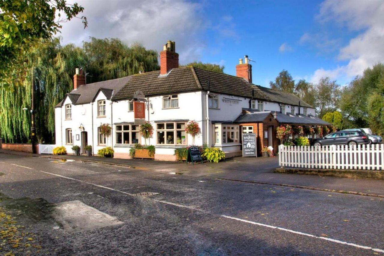 The White Lion Inn Oakham Buitenkant foto