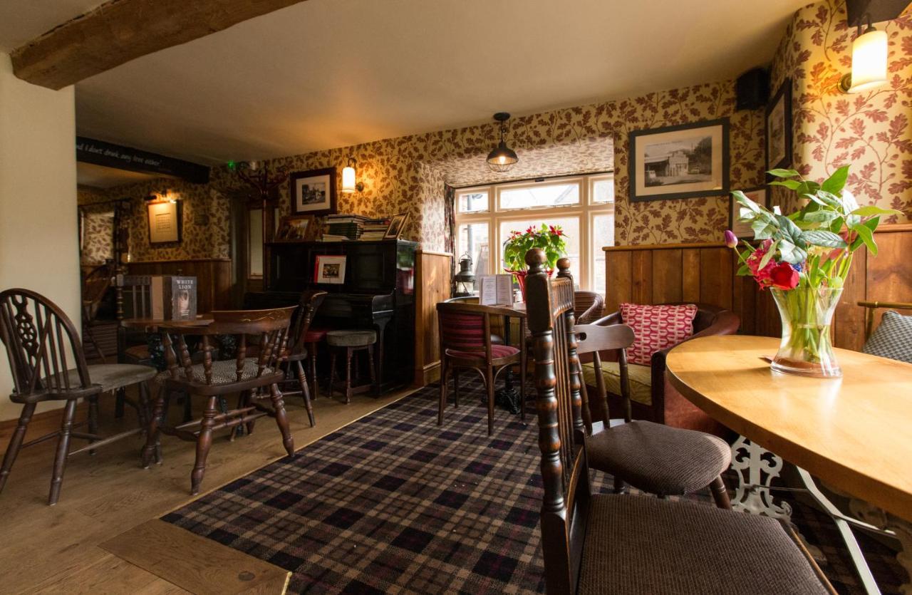 The White Lion Inn Oakham Buitenkant foto